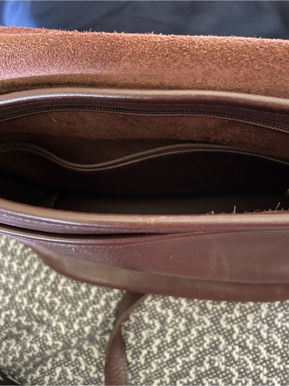 Vintage Coach Leather Crossbody - Picture 9 of 12